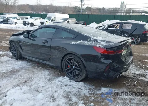 2025 BMW M8 Competition z USA, uszkodzony, nr VIN WBSAE0C06SCV42859